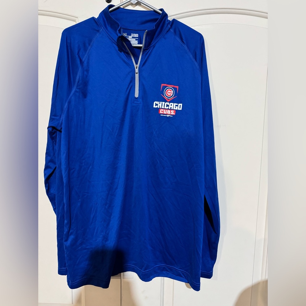 Men’s Chicago Cubs lightweight Under Armour quarter zip XL. Great condition.